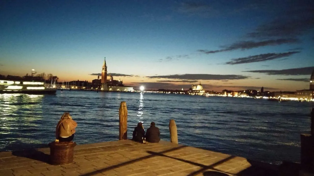 Sweet Apartment Frari Venecia